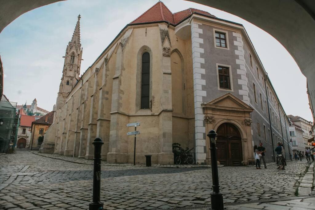Cozy Apartment In The Heart Of The Historic City Bratislava Eksteriør bilde