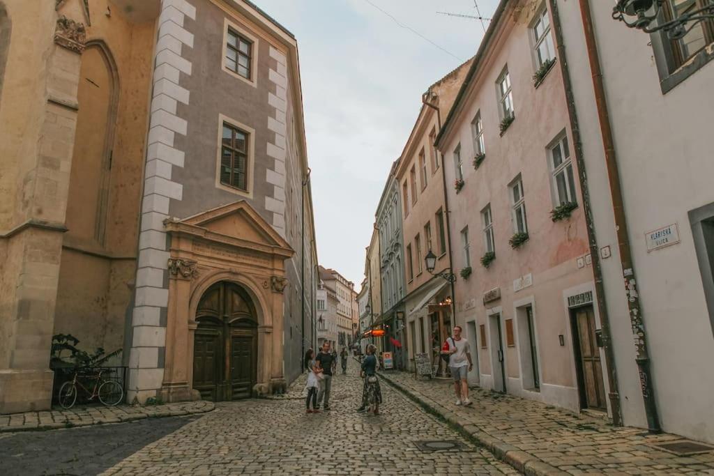 Cozy Apartment In The Heart Of The Historic City Bratislava Eksteriør bilde